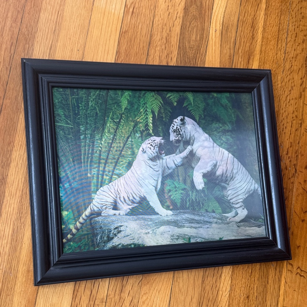 Framed Tiger Lenticular Print - Picture 3 of 5